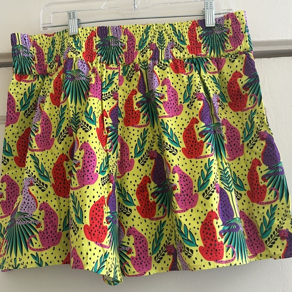Emily McCarthy Party Shorts in Peekaboo pattern - Picture 4 of 9